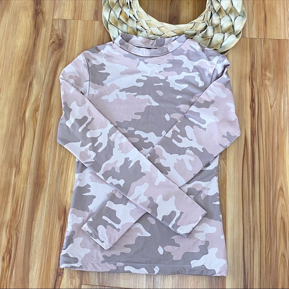 Acacia Swimwear Women’s Lanikai Rashguard 🤍 worn once 🤍 size Small 🤍